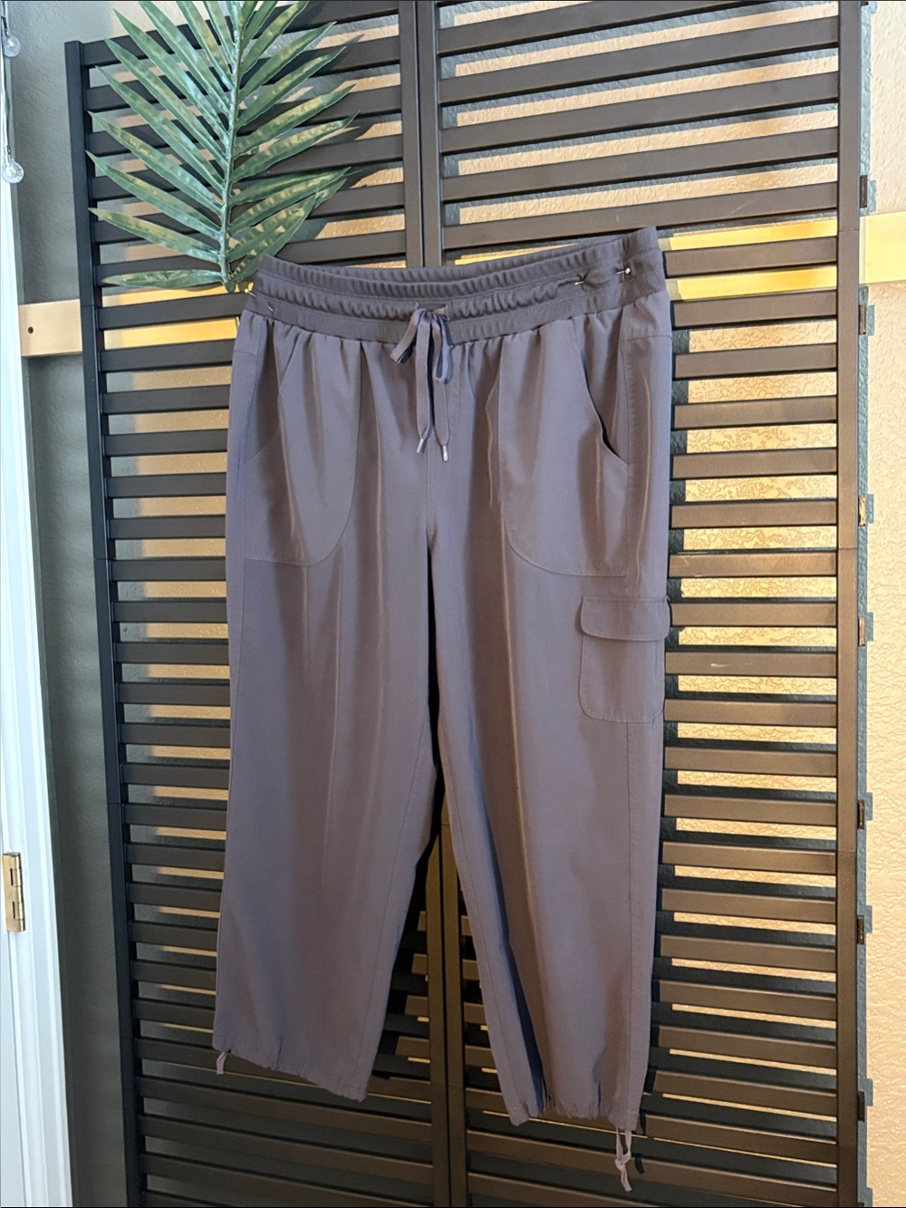 Reebok Women’s Drawstring Cargo 21”inseam Jogger